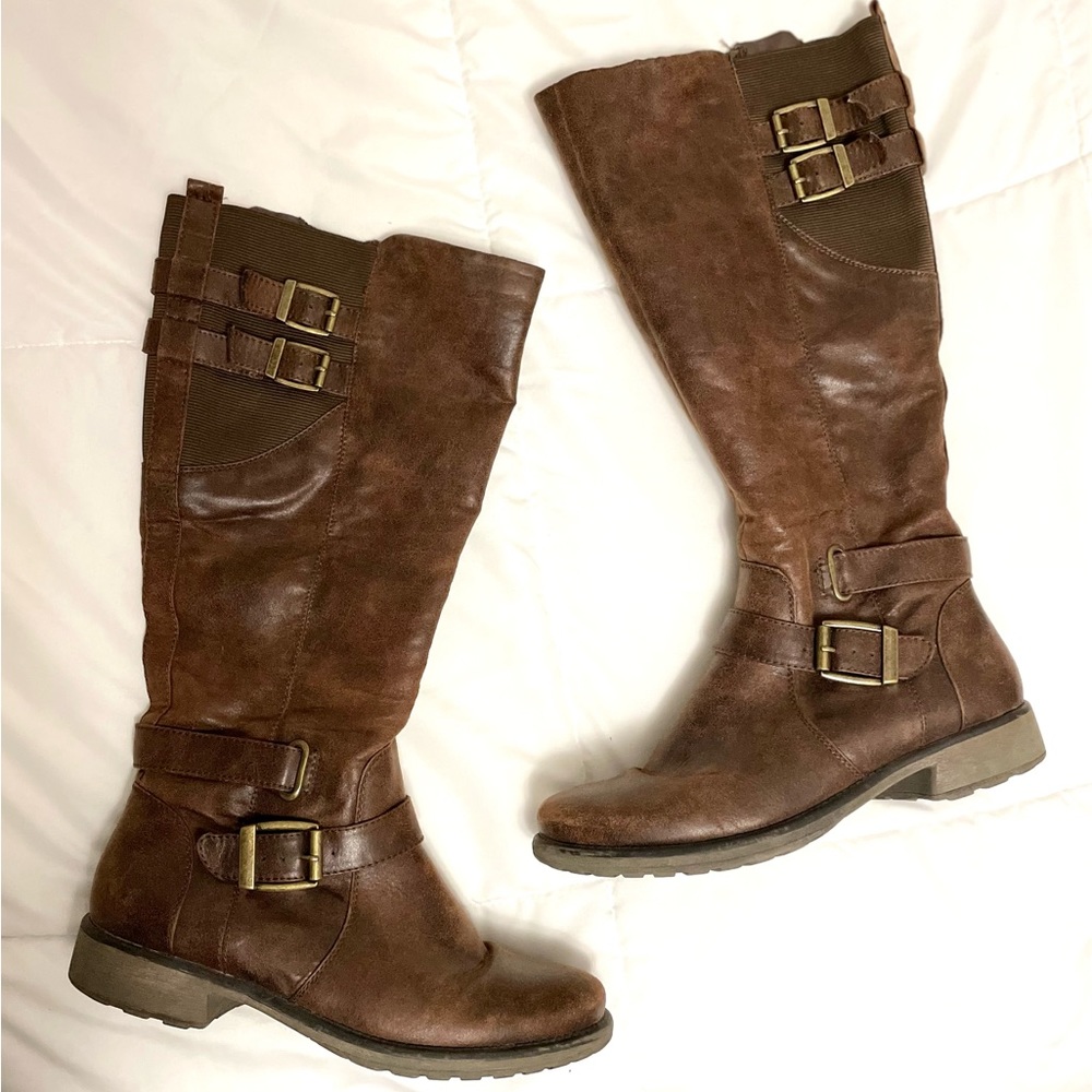 Baretraps winter and fall style boots! These boots are in great shape.